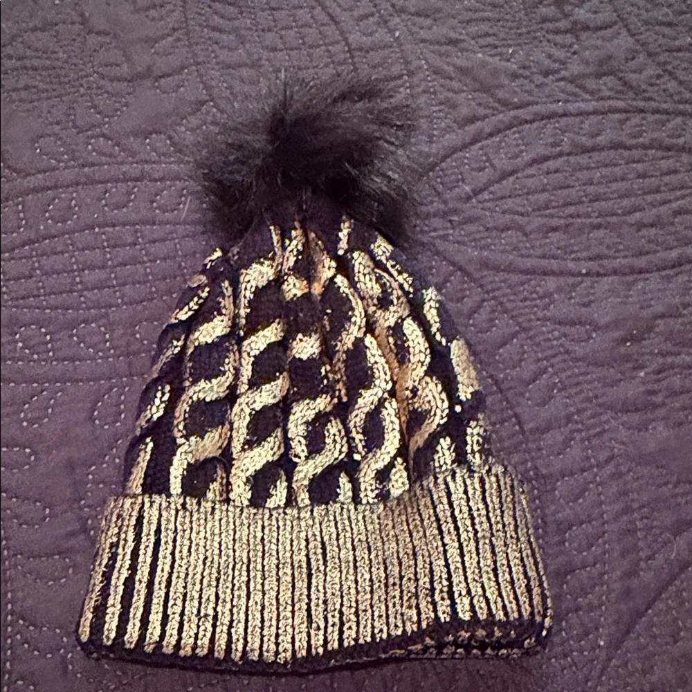 Steve Madden Quilted Metallic Gold and Black Backpack Set. - Picture 11 of 14